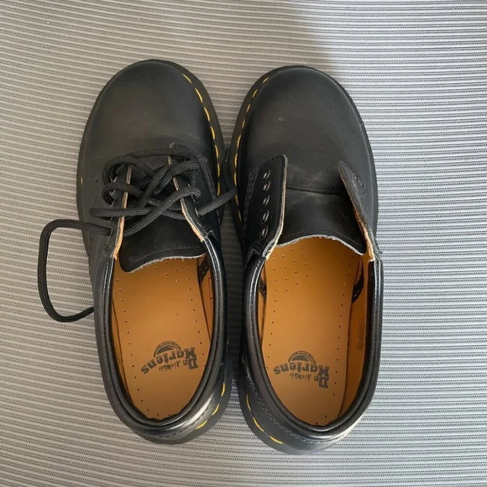 NWOT Dr. Marten Nappa Leather 5 hole Casual Shoes - Size 4